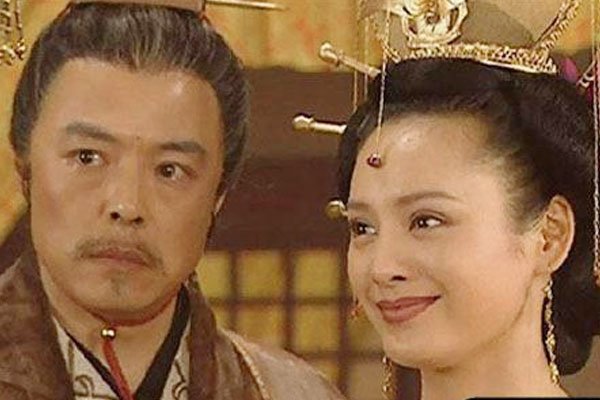 为何有人说秦始皇是吕不韦的私生子？有什么依据？