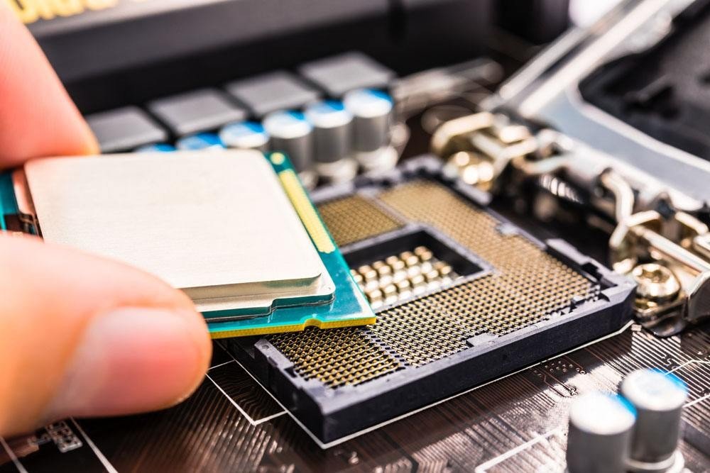 电脑上显示的cpu频率有两个参数是什么意思啊?