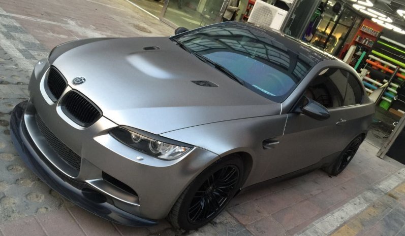 汽车太阳膜怎么贴