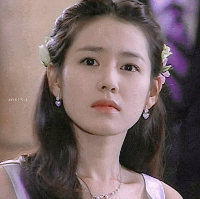 孙艺珍VS宋慧乔，二人在韩国地位有法比较吗