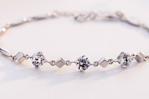 卡蒂罗属于什么档次的品牌?