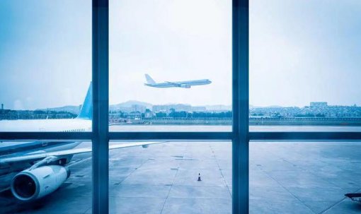 国航一机长辞职被索赔1066万元，这到底是怎么回事？