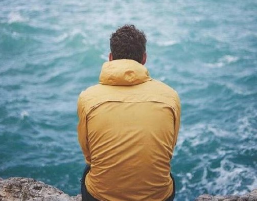 “某人”是什么意思？