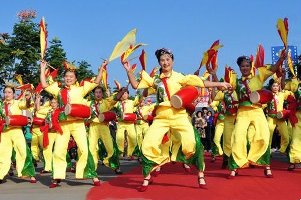 庆幸我们生活在和平年代的句子