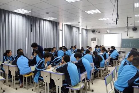 死伤相枕的意思详解