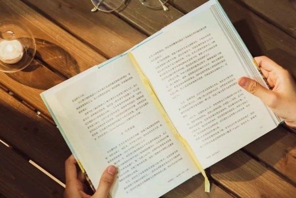 不敢高声语,恐惊天上人是什么意思