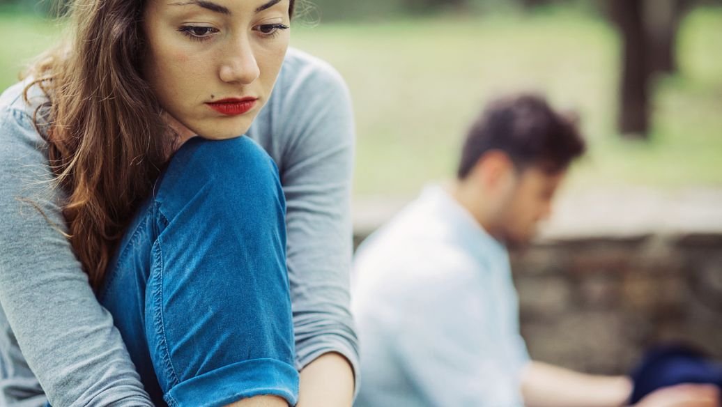 江苏一女子出轨后洗劫前男友婚房，此女子的这一行为合法吗？