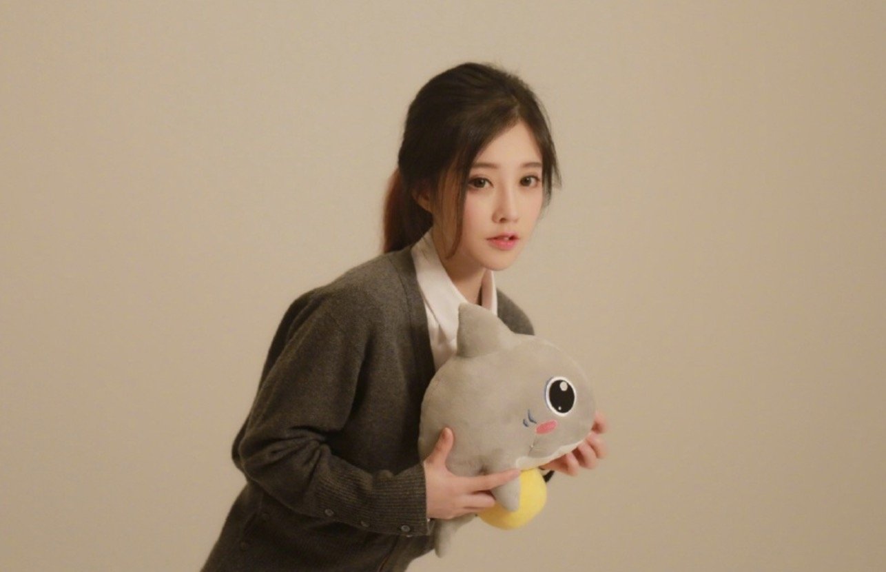 亚男视界主持人简历