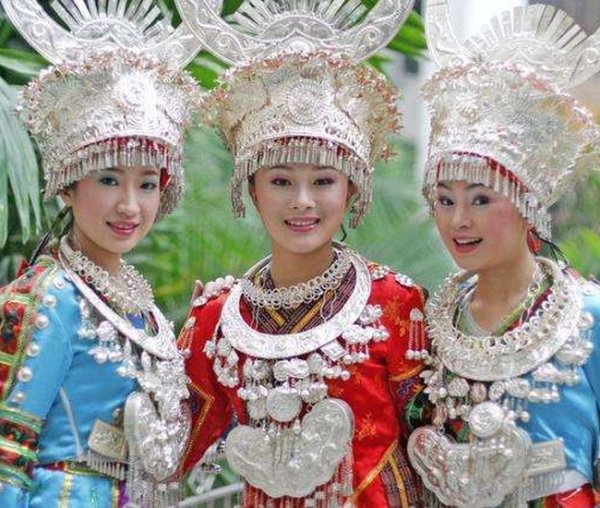 我国的苗族人与国外的苗族人是一家吗？他们有什么区别？