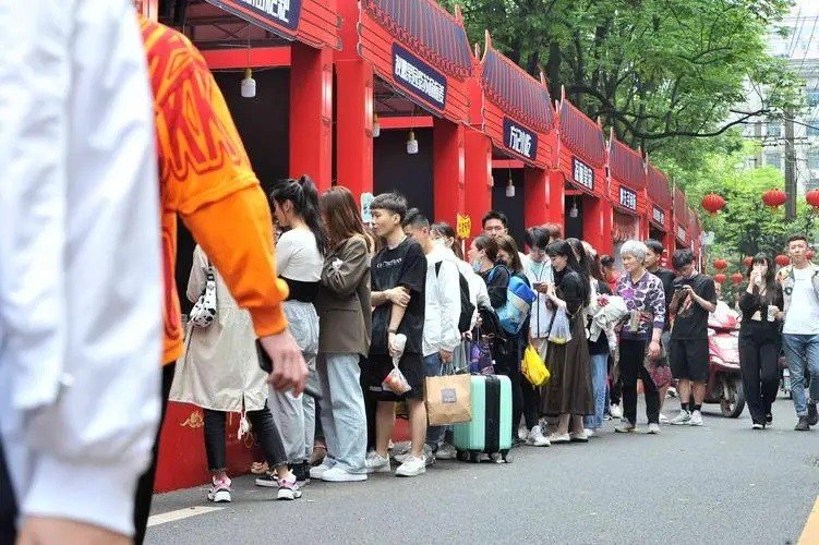 排队英文怎么说