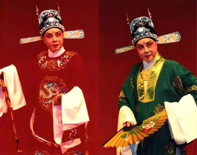 人生何处不相逢，有缘千里来相会,下一句是什么