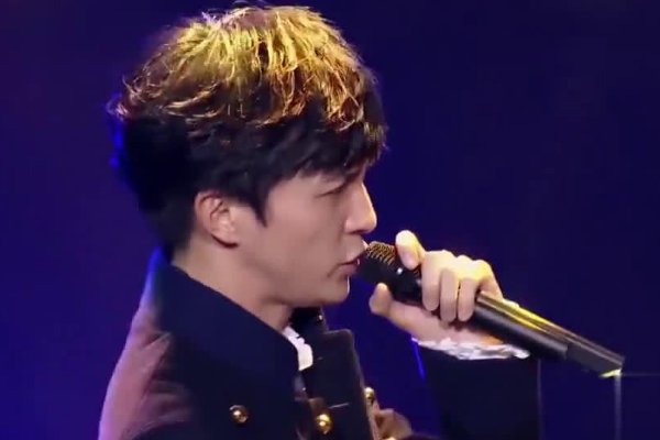 撕心裂肺十大催泪情歌推荐