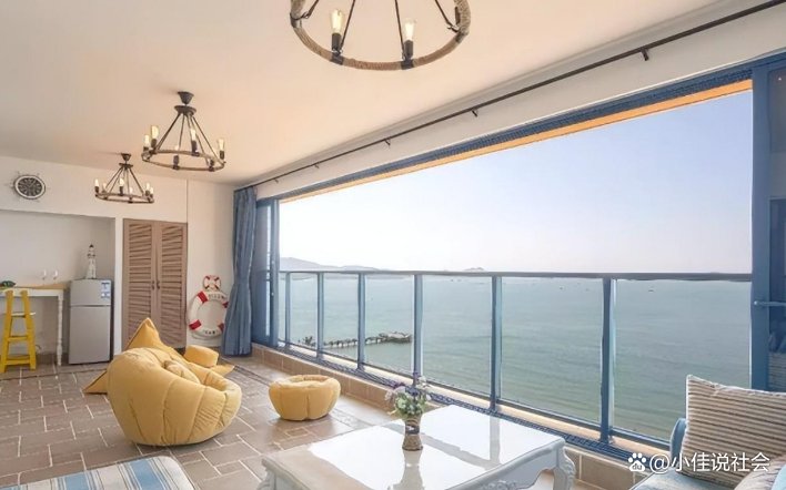 女子滞留三亚机场，被政府安排住在海景房，为什么呢？