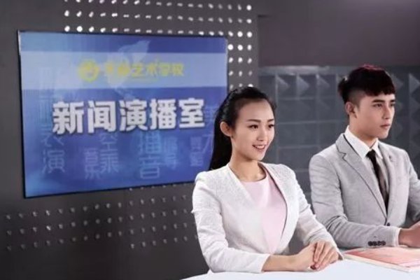 不走艺考能考传媒吗