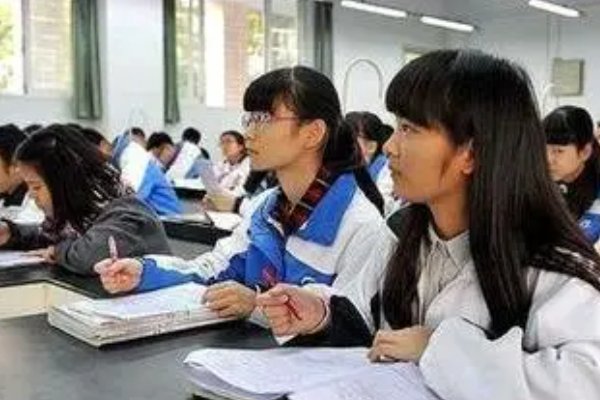 与君共勉是啥意思