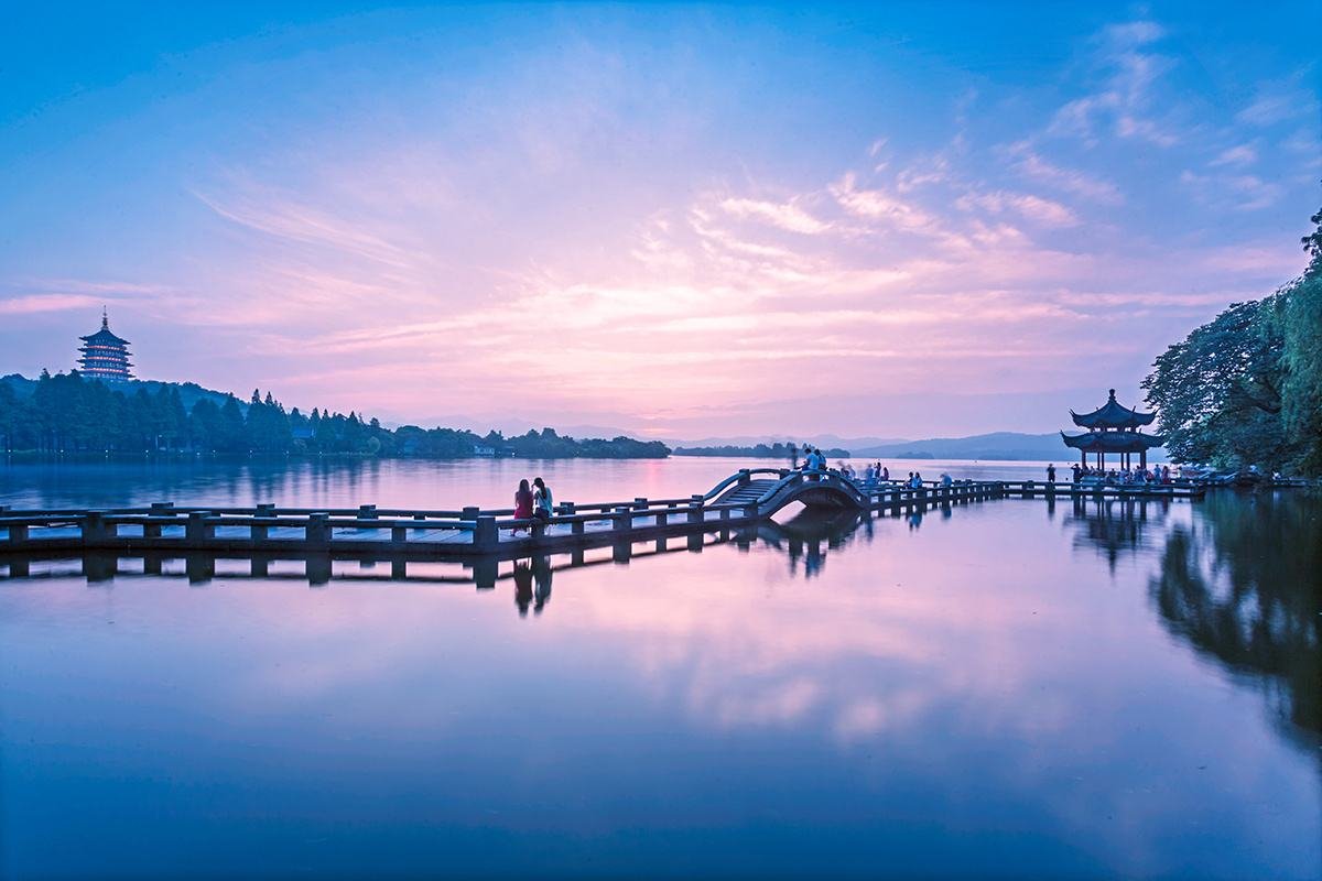 欲把西湖比西子中的西子是指的什么?