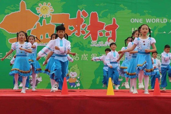 庆幸我们生活在和平年代的句子