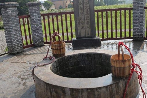 三天不念口生，三年不做手生。下一句。