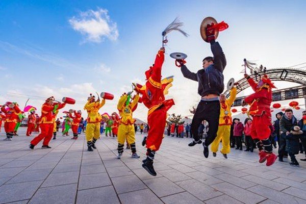 庆幸我们生活在和平年代的句子