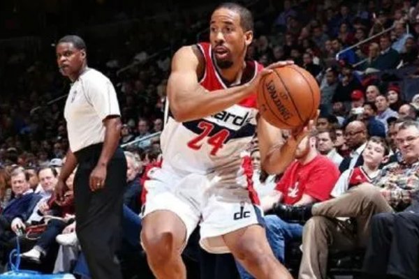 24号球衣是谁穿的