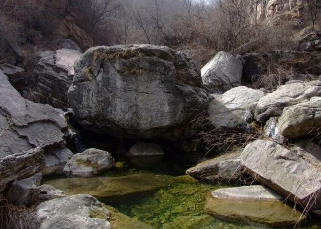 一（ ）清泉 用什么量词