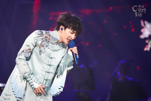 周深的性别,男生女生?