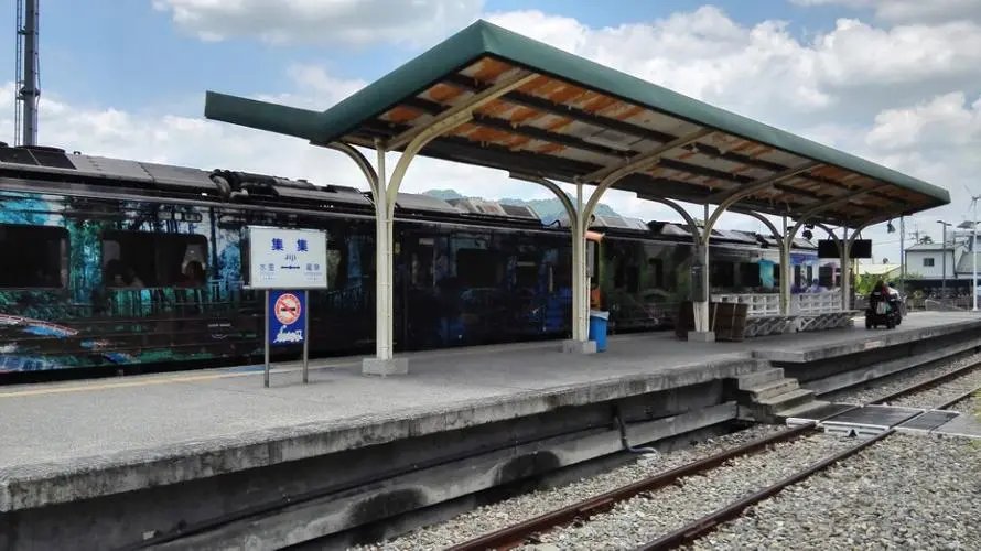 网传江西一老人无核酸在车站下跪，正在调查！事情的真相是怎样的？