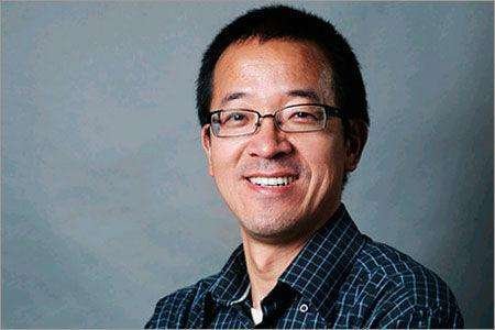 新东方创始人叫俞洪敏还是俞敏洪？