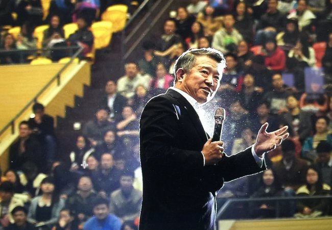 陈东升泰康董事长简介