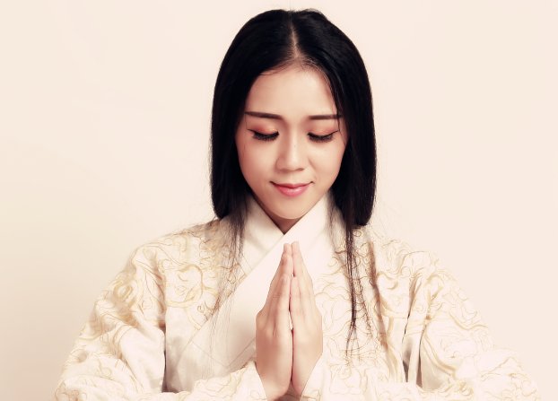 你轻轻的将我含在唇间是什么歌