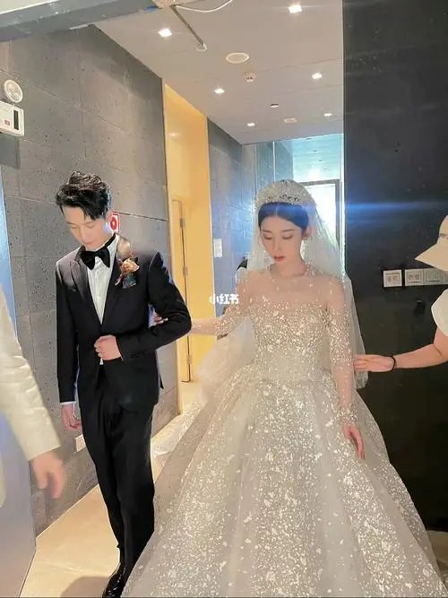 济南新郎娶到恋爱7年女友落泪，可以娶到心爱的女孩有多幸福？