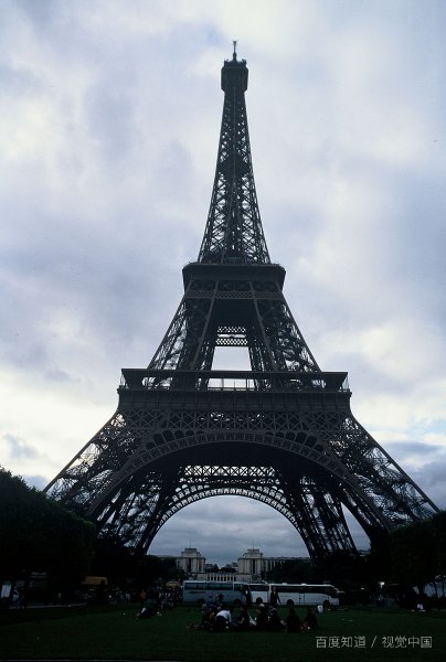 法国的埃菲尔铁塔高480米,深圳世界之窗也有一座埃菲尔铁塔,它的高度与原始？