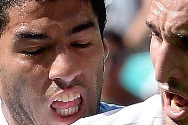 苏亚雷斯咬人是哪次