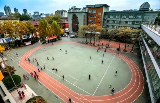 放学后的校园怎么写呢？