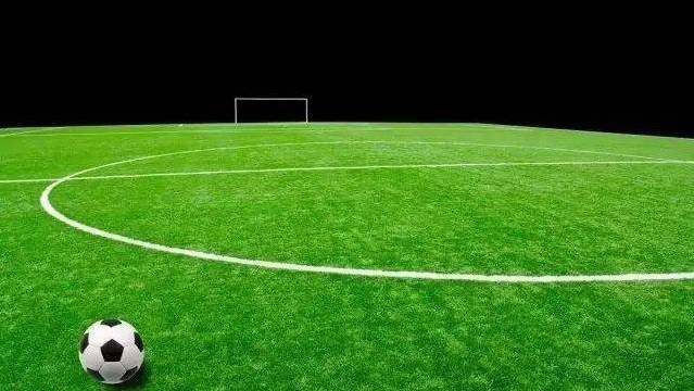 足球比赛中中线是什么意思？