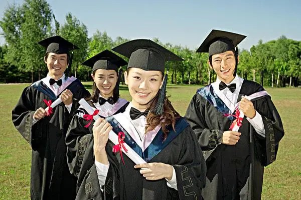 重庆一县城事业单位招聘超九成要研究生，为何小县城刮起了高学历人才风？