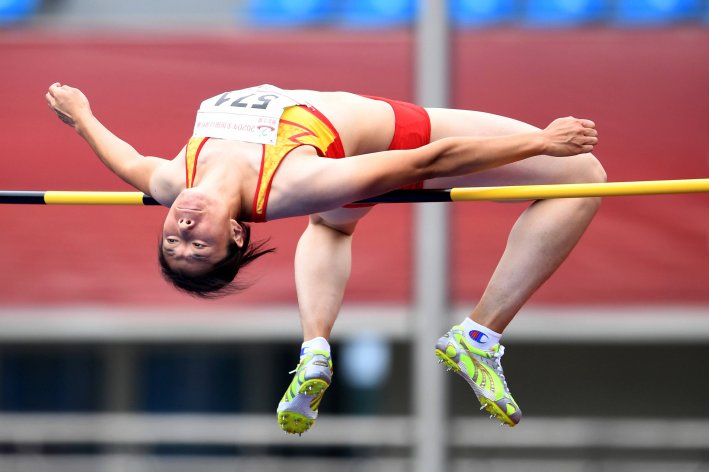 跳高世界纪录是多少