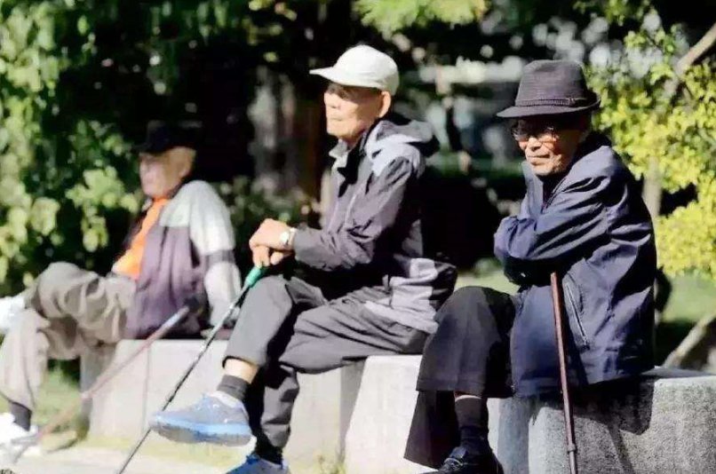 中国6个年轻人养1个老人，如何看待中国的老龄化？