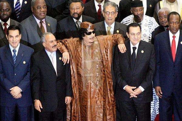 本拉登、萨达姆、卡扎菲都是被人出卖，出卖他们的人怎么样了？