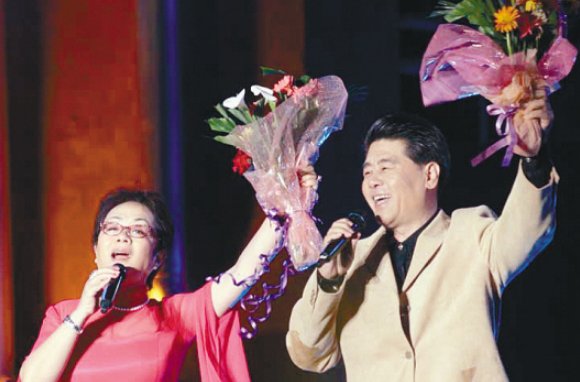 夫妻双双把家还 原唱是谁?