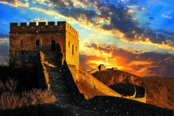 21.中国共产党建党 100 周年是哪一年?()