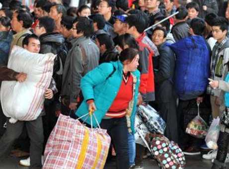 打工人返乡过年，有哪些令人破防的瞬间？