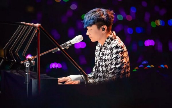 背对背拥抱歌词