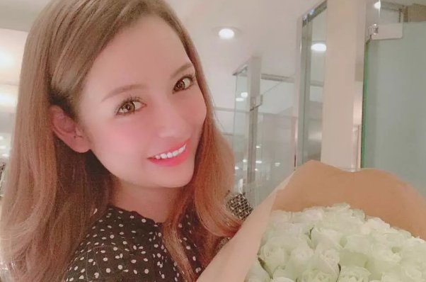 日本女公关18岁开始入行，6年来经历了什么，竟能坐到日本行业头牌的位置？