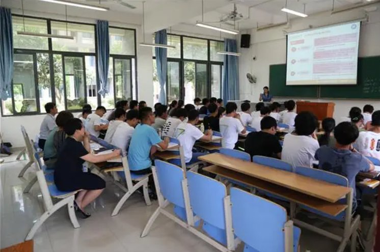 骨瘦如柴什么意思