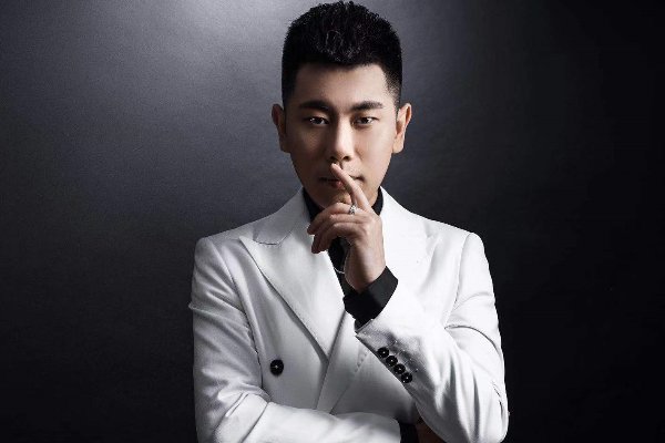 社会很单纯复杂的是人是什么歌