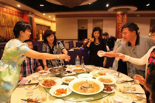 第二次请行长到家里吃饭怎么说