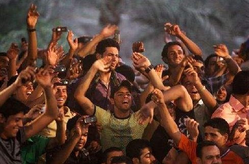 难忘的瞬间开头结尾怎么写？