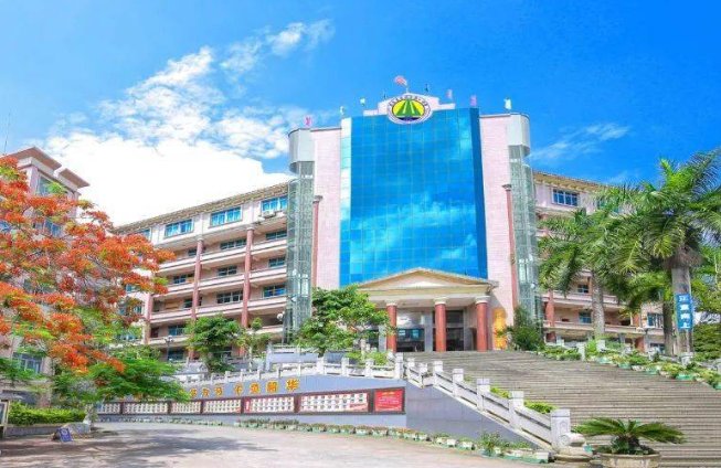 高州中学2023年中考分数线？