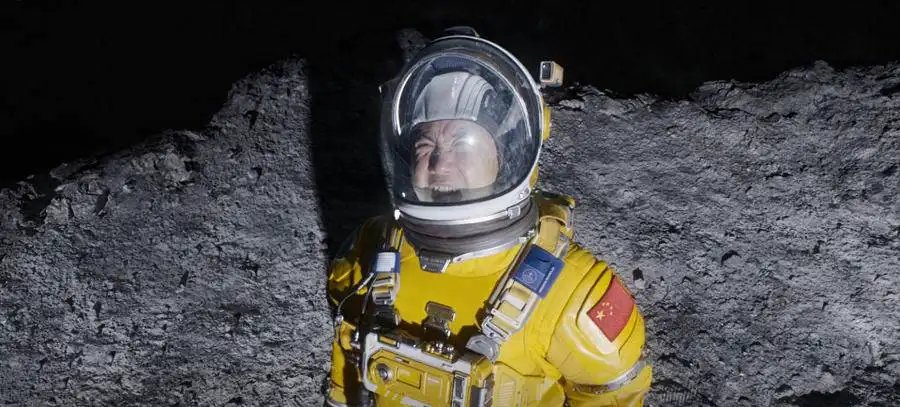 《独行月球》：一部让人又哭又笑的电影，它背后有着怎样的意义呢？